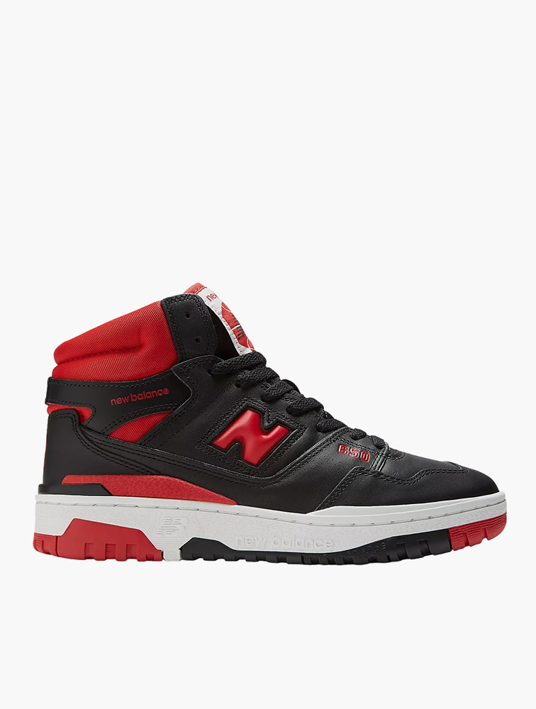 Black and red sales new balance trainers